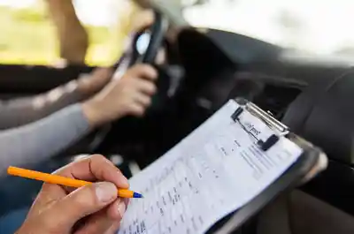 Comment passer son permis de conduire moins cher ?